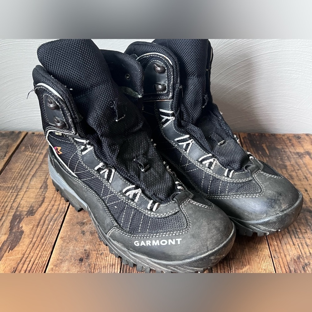 Garmont Men’s Size 9 Hiking Winter Boots